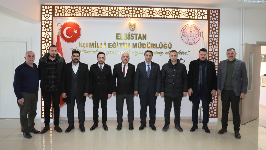 Elbistan AK Parti İlçe Başkanı Fatih ARSLAN ve Yönetim Kurulu Üyeleri, İlçe Milli Eğitim Müdürümüz Sayın İlyas GEZER'i Makamında Ziyaret Ettiler